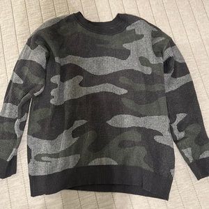 Grey camo sweater size m
